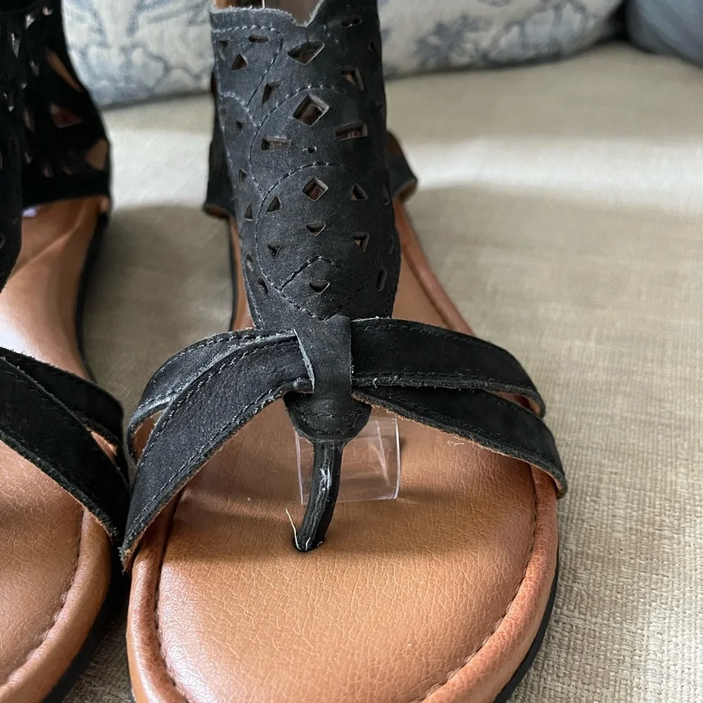 Cobb Hill Black and Tan Sandals Gladiator Sandals